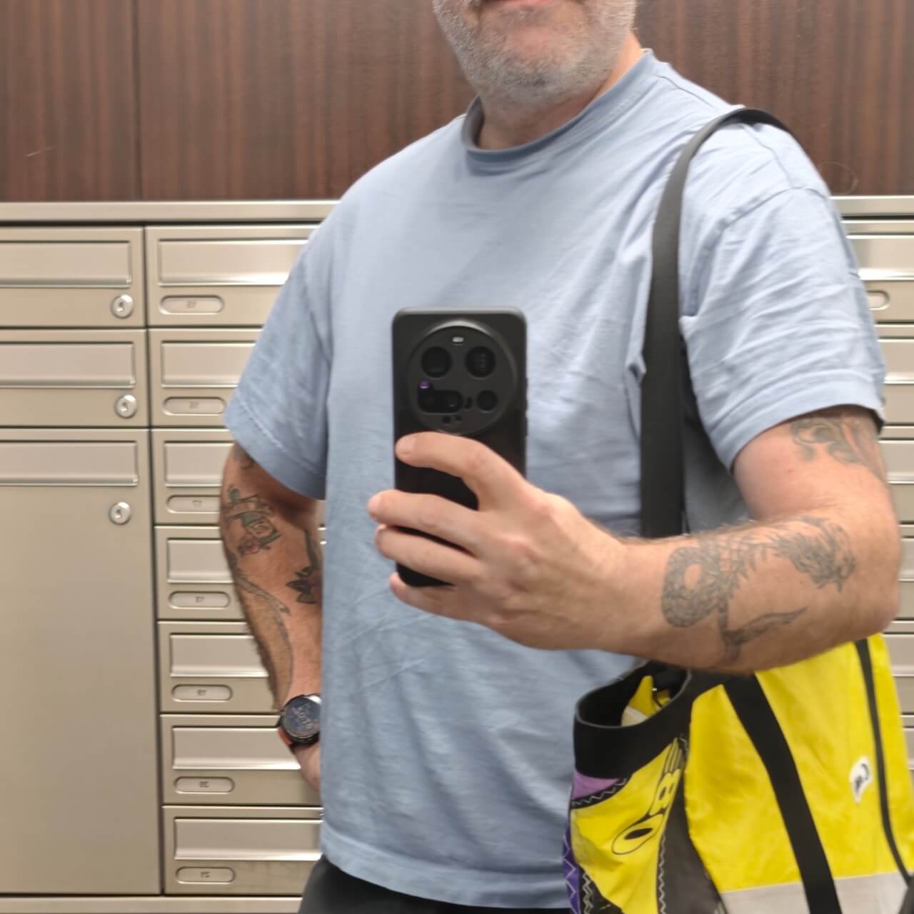 Torba miejska z materiałów technicznych – wybór torby na co dzień do miasta