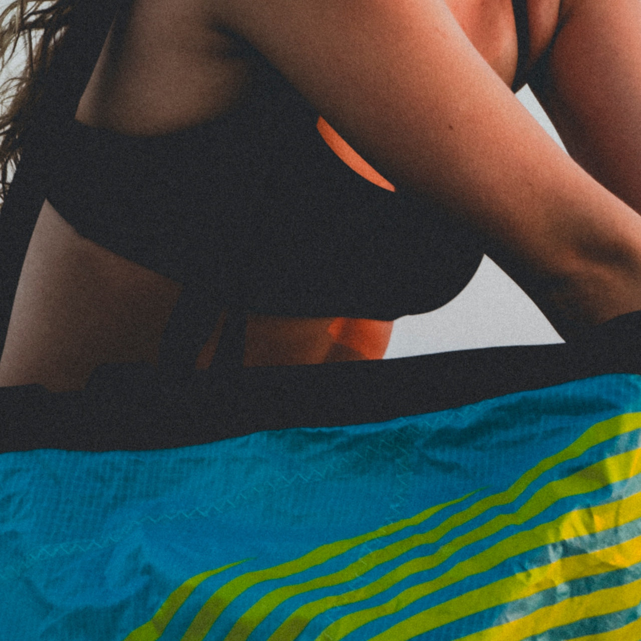 Torba plażowa Reride Large z recyklingu na plaży – żagle kitesurfingowe